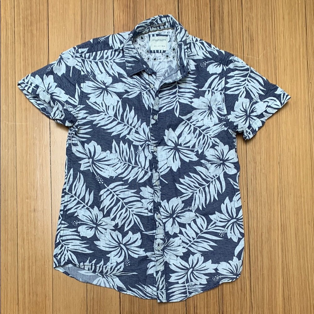 Denim & Flower Blue and White Casual Button Down Shirt